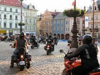 příjezd na náměstí před Libereckou radnici...